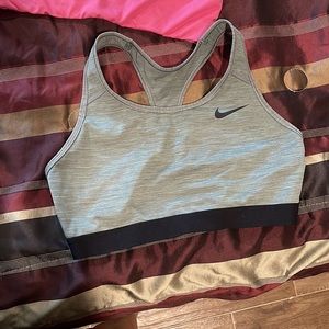 NEW WITHOUT TAGS WOMENS SIZE L NIKE SPORTS BRA